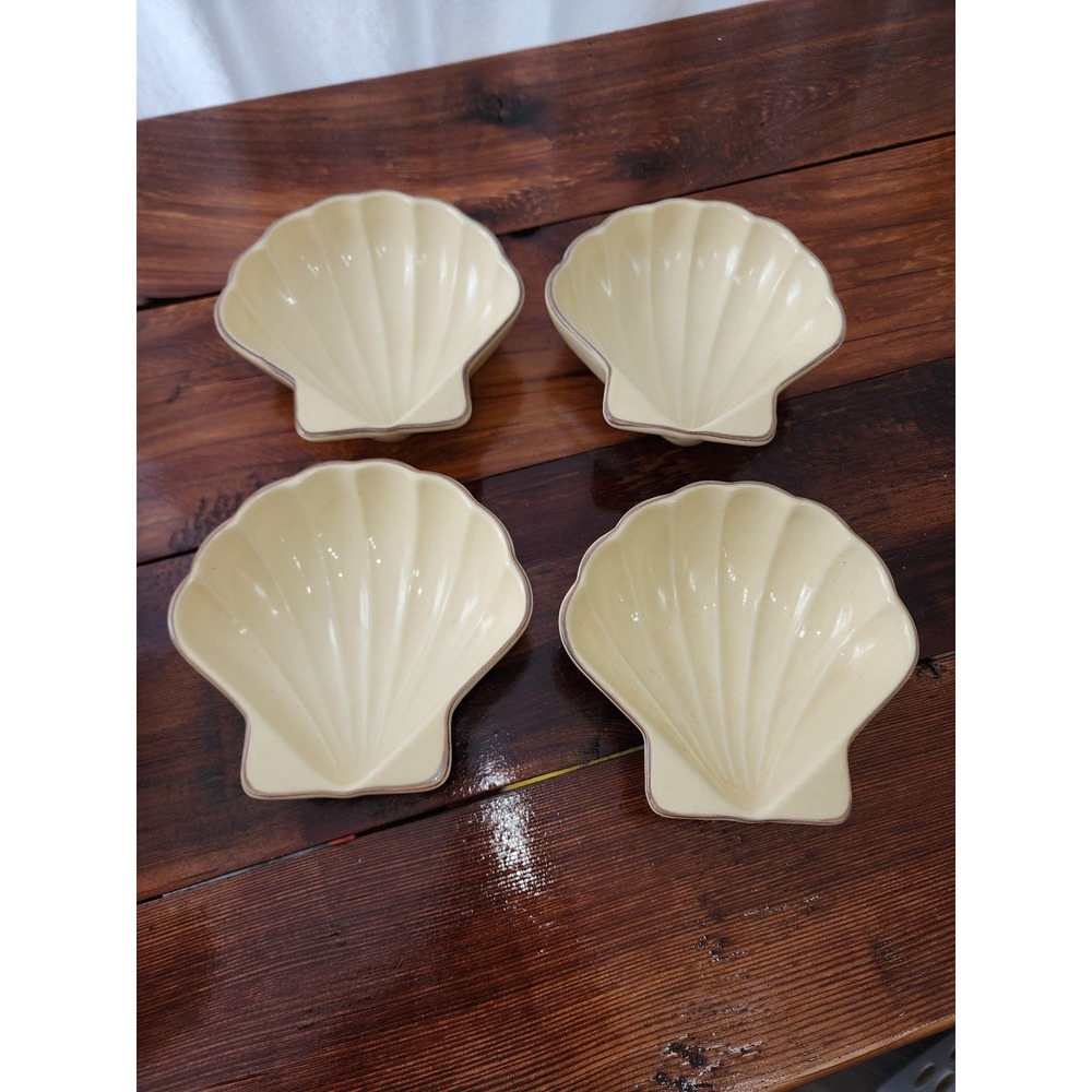 Set of 4 Pfaltzgraff Shell dishes 242‎